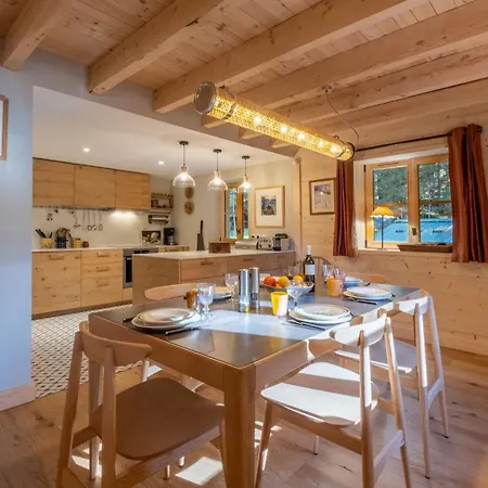 Superb Chalet With Balcony And Large Garden *