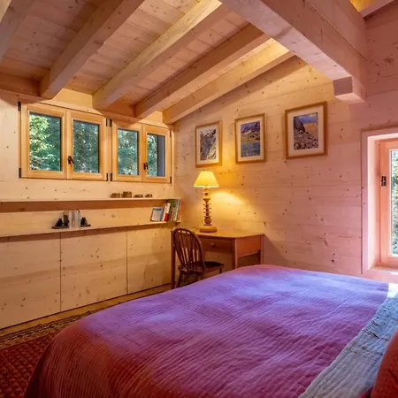 Superb Chalet With Balcony And Large Garden *