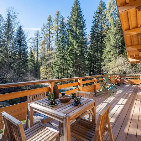 Superb Chalet With Balcony And Large Garden