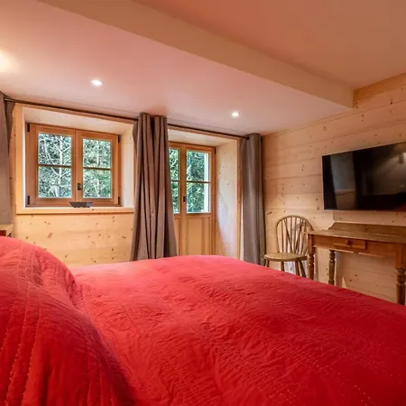 Chalet Superb Chalet With Balcony And Large Garden Chamonix