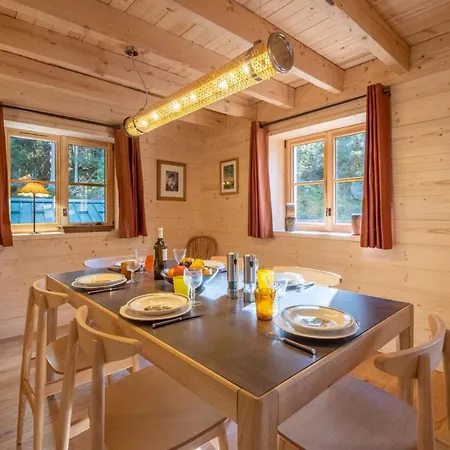 Superb Chalet With Balcony And Large Garden * Chamonix